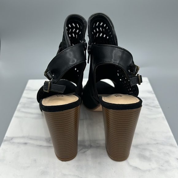 JustFab Black Peek Toe High Heel Ankle boot - Picture 3 of 6